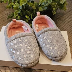 Cat & Jack Gray Hearr Slippers Size 9/10